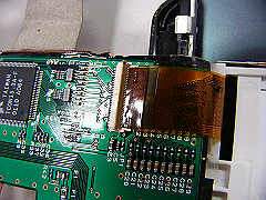 液晶裏面の制御基盤にあるコネクター（２）